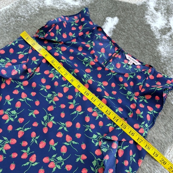 Juicy Couture Flutter Sleeve Blouse - Picture 10 of 10